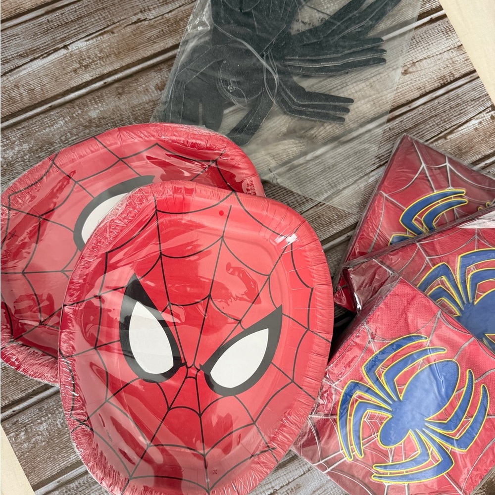 Marvel Spider Hero Party Set - Red and Black